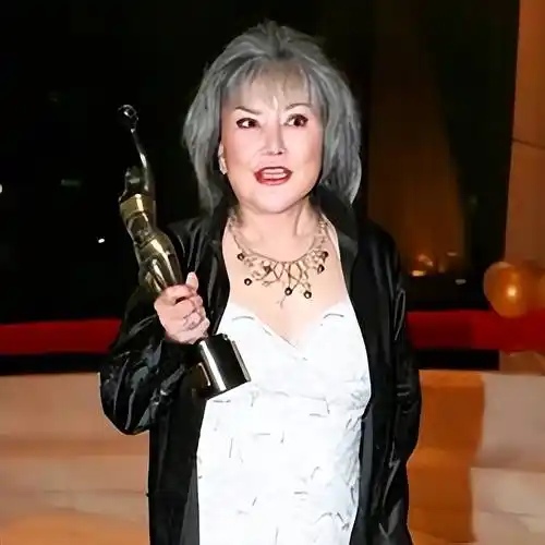 整容后不慎跌倒,假体摔碎导致下巴变形!做好准备再点开!_邵音音_年纪_