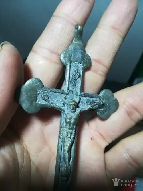 民国传教士佩戴的铜十字架