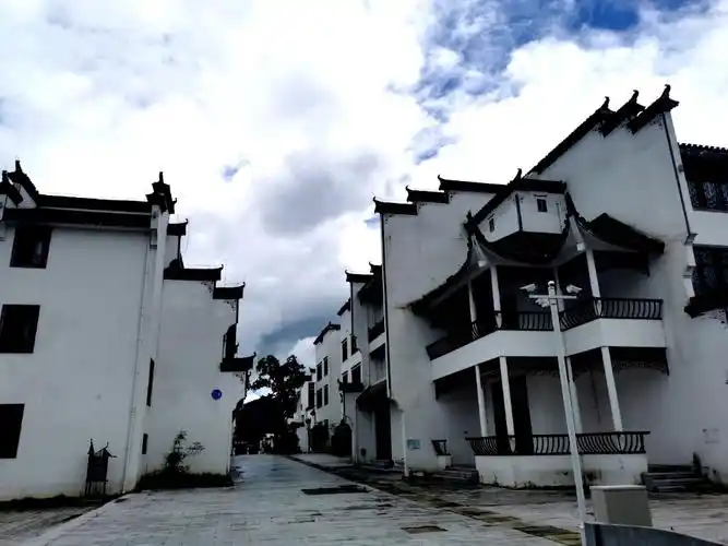 青瓦白墙恋徽州