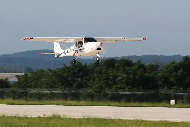 国产领雁ag50轻型运动飞机首飞成功