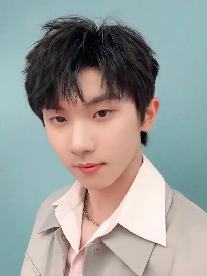 马嘉祺 我马哥的自拍难得啊!(可以去印小卡哦 )#追星 - 抖音