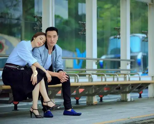 张俪王阳明七夕情侣写真 "颜控情侣"回宝岛