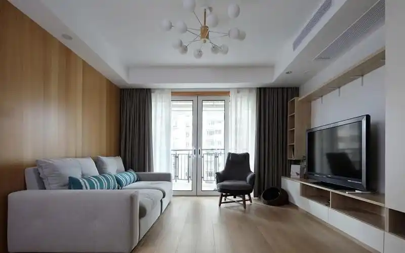 客厅不要茶几电视墙做柜子这个家看似普通但骨子里透着实用