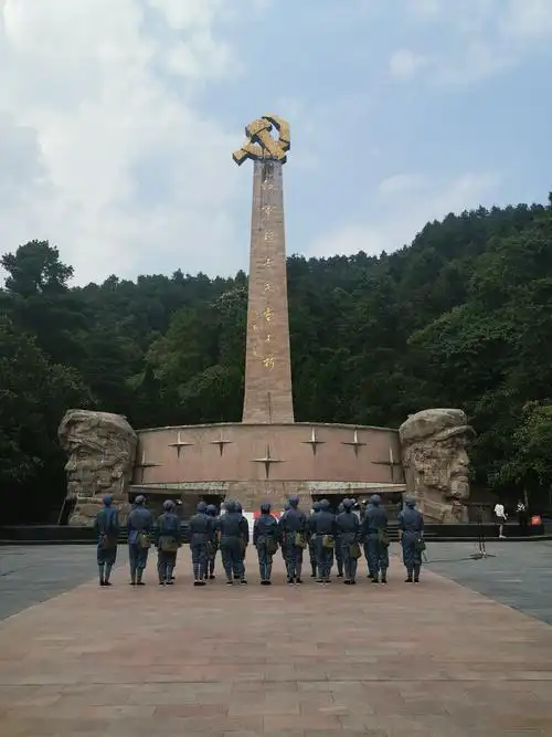 游遵义红军山,遵义会议会址,双门峡,万佛洞,舞动阳光!