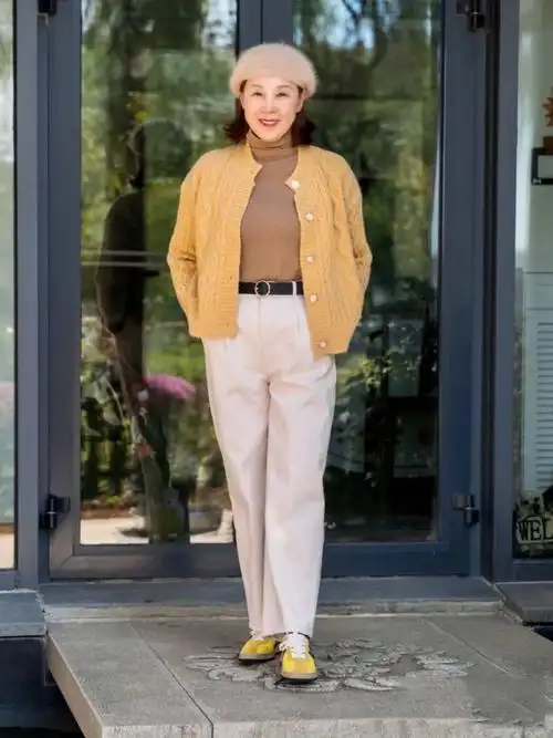 微胖的中年女人凭何优雅这位时尚奶奶强弱搭配真有气质