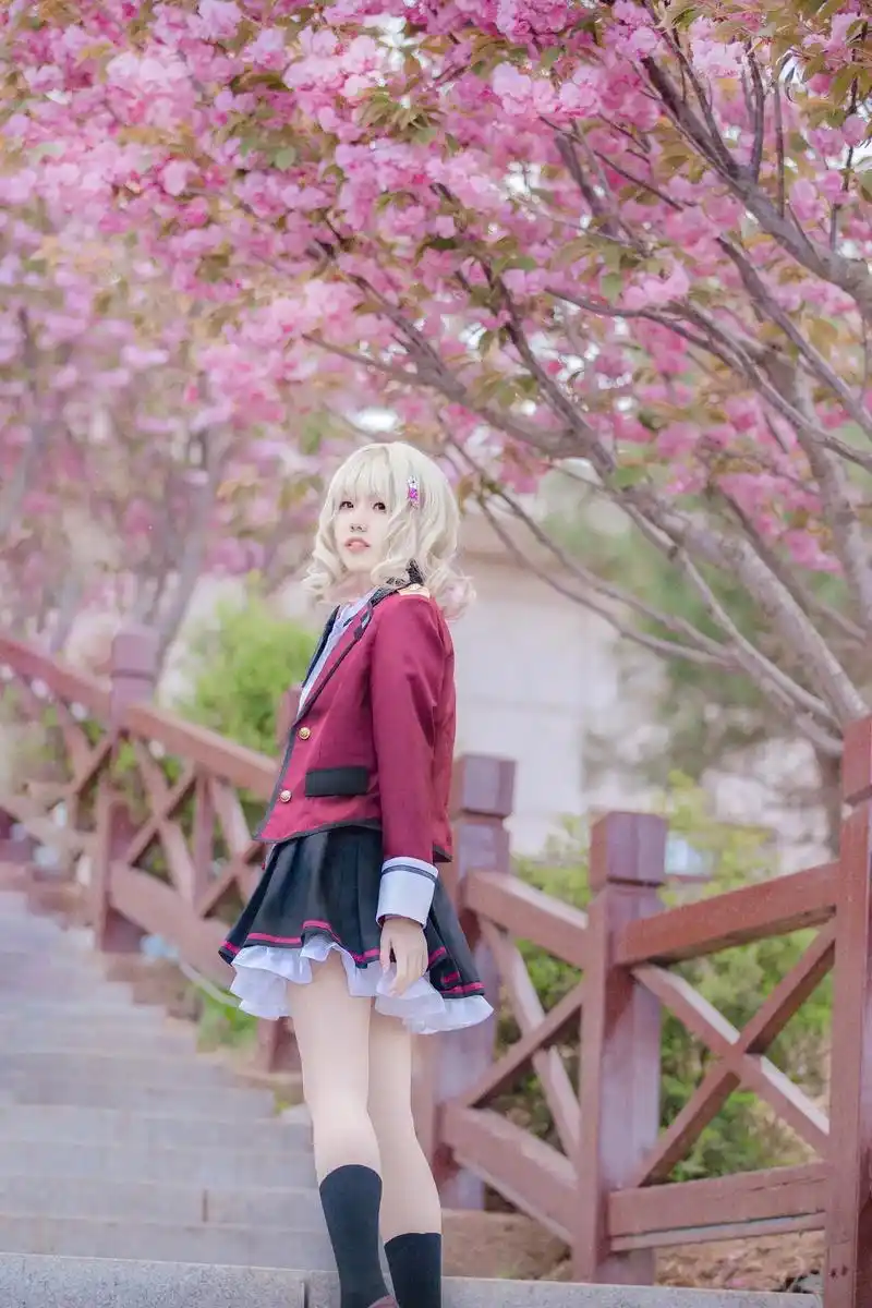 客片 | 小森唯cos.#小森唯 #魔鬼恋人 90《魔鬼恋人 - 抖音