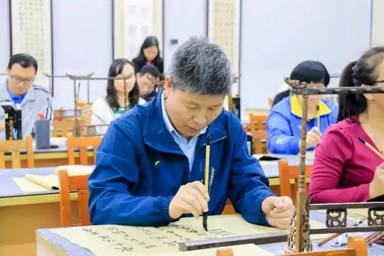 课后,许多老师纷纷发表感言.舒桂秀老师认为好像回到了学生时代.