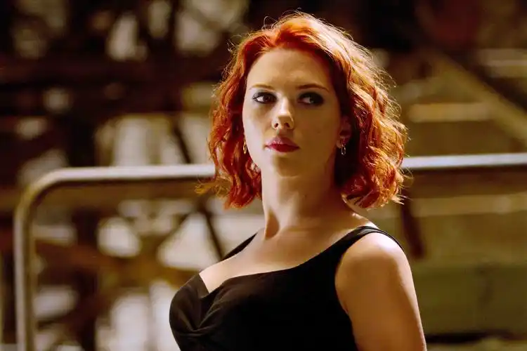 全世界都在等待寡姐单人电影,而她只想做一枚小清新