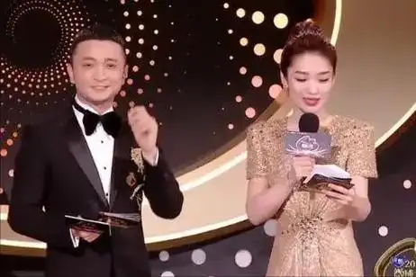 央视龙年春晚完成首次彩排,主持人龙洋现身,董卿撒贝宁无缘舞台|鲁豫