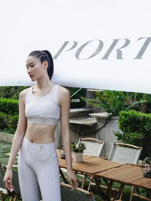 超模王诗晴演绎ports宝姿athleisure胶囊系列