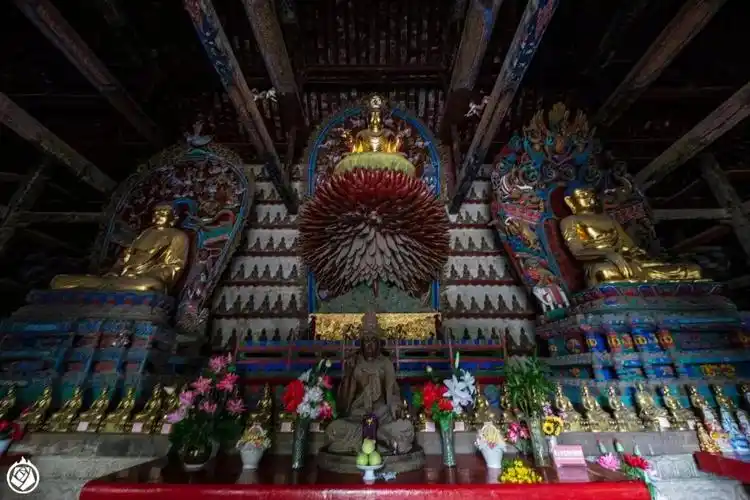 灵岩寺千佛殿里不止有罗汉,还有四尊级别极高的铜像.