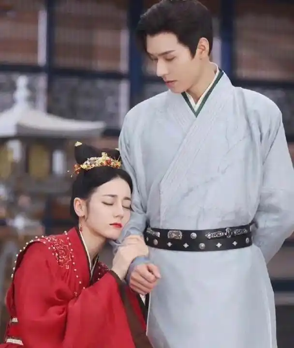 安乐传花絮,迪丽热巴和龚俊俊男美女好靓眼