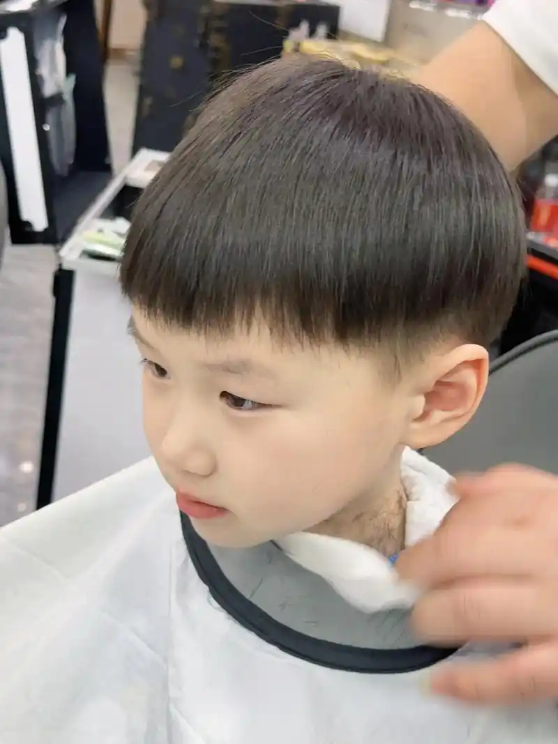 时隔两个月的理发99#骗你生男孩#小男孩发型#头型得支棱起来 - 抖音