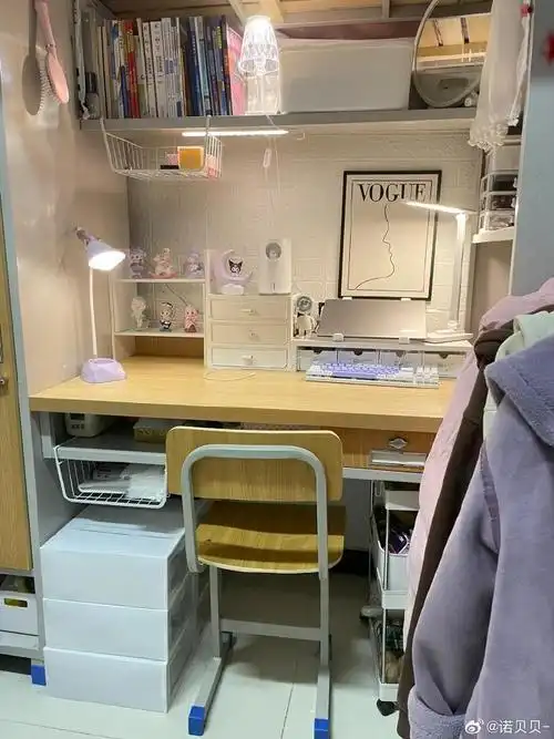 2和3,4那个好看呢就喜欢摆弄我的小桌子哈哈哈哈哈哈哈#大学宿舍
