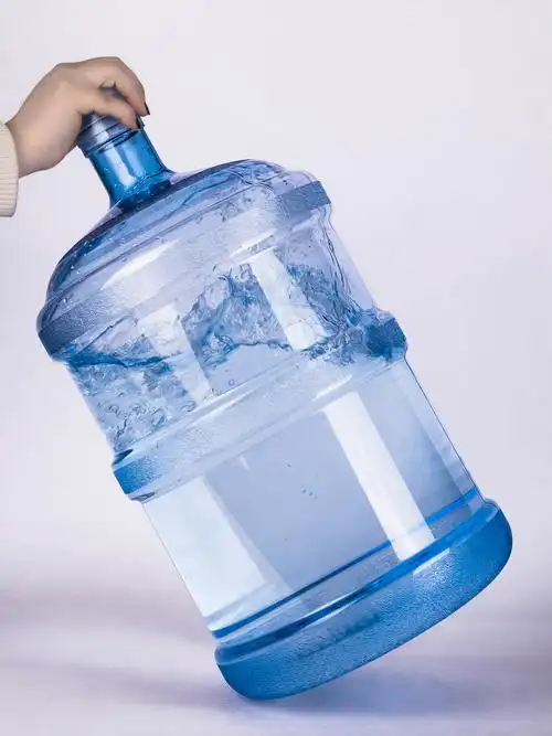 饮水机桶纯净矿泉水桶18.9升钢化桶家用食品级大桶塑料储水pc桶