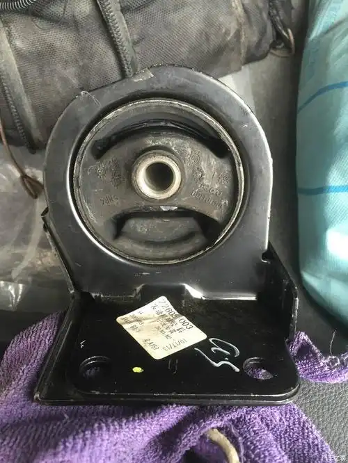 自己动手更换后机脚垫