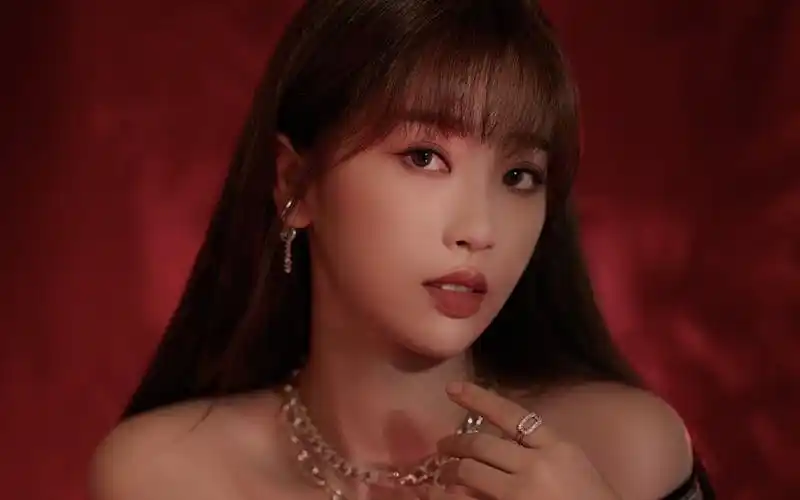 虞书欣性感写真图片桌面壁纸