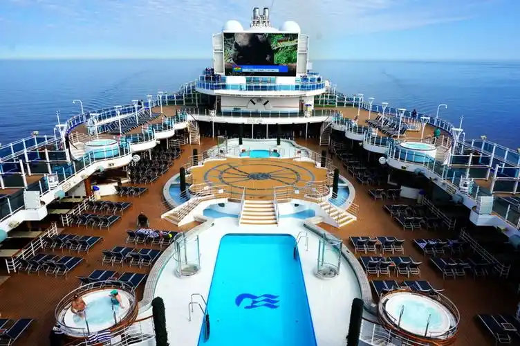 邮轮旗下的帝王级邮轮,2014年下水,是2013年下水的皇家公主号的姐妹船