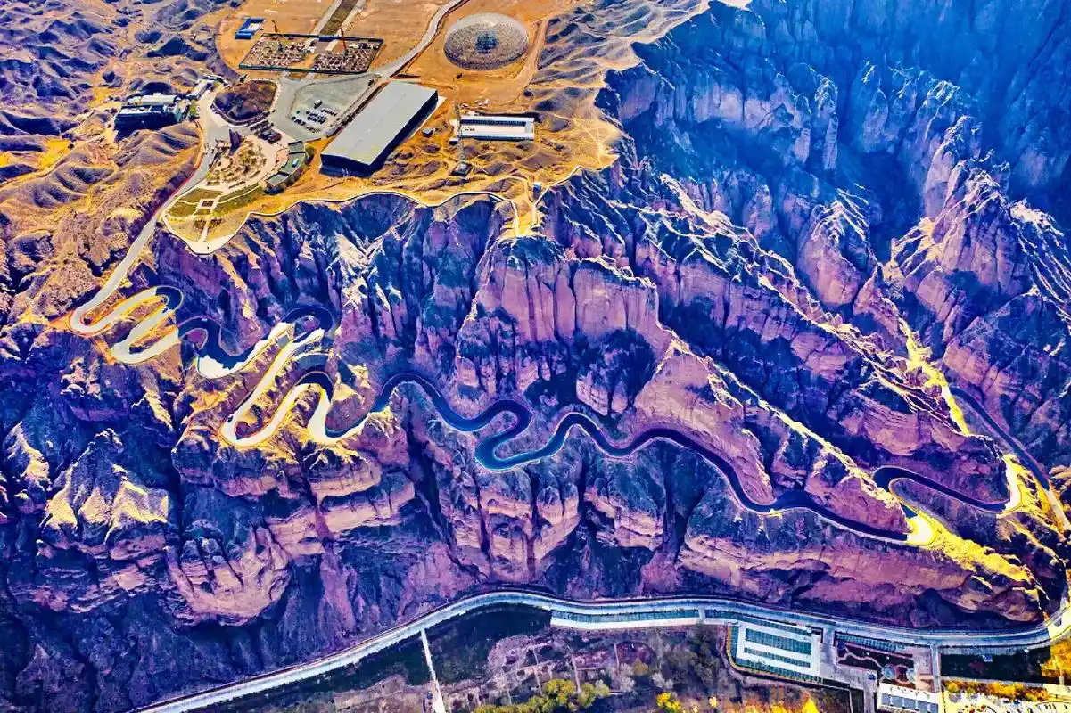 甘肃篇【景泰石林】{黄河石林景区位于甘肃省白银市景泰县东南部 - 抖