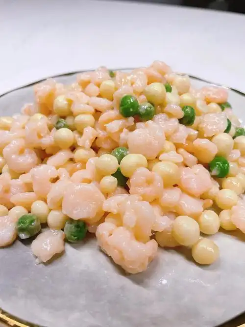 鸡头米炒虾仁,咸肉清蒸黄鳝,清炒韭菜,蒜苗炒肉丝,蕃茄舞菇烩豆皮