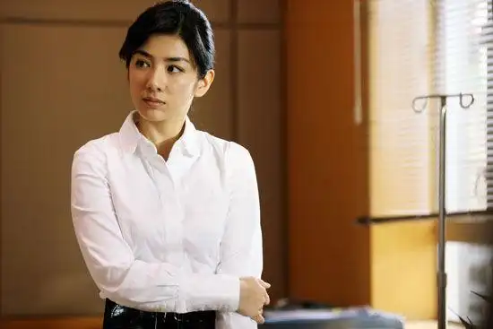 《窃听风云2》剧照黄奕饰演郭丽萍