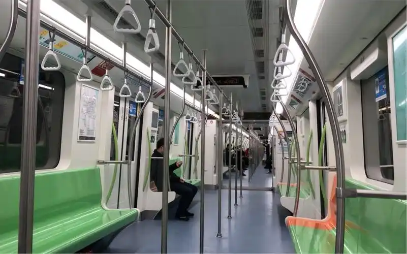 上海地铁12号线浦东新区段的运椅子操作