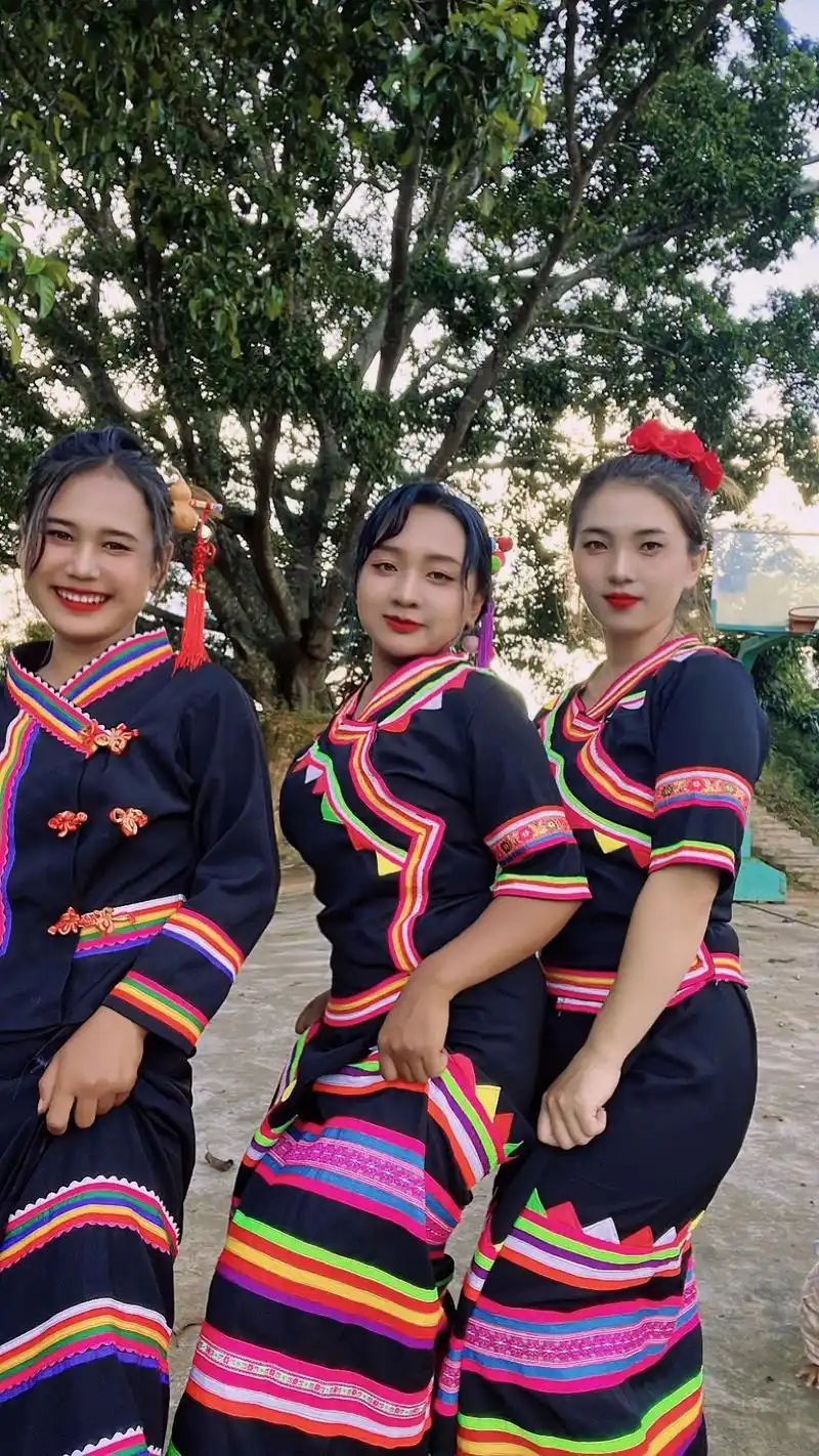 少数民族风情 #拉祜族 #少数民族服饰 #云南 好听的歌, - 抖音