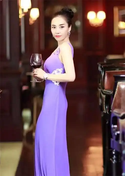 商海摸爬滚打了好几年,李亚倩也逐渐看到了属于自己的未来发展道路.