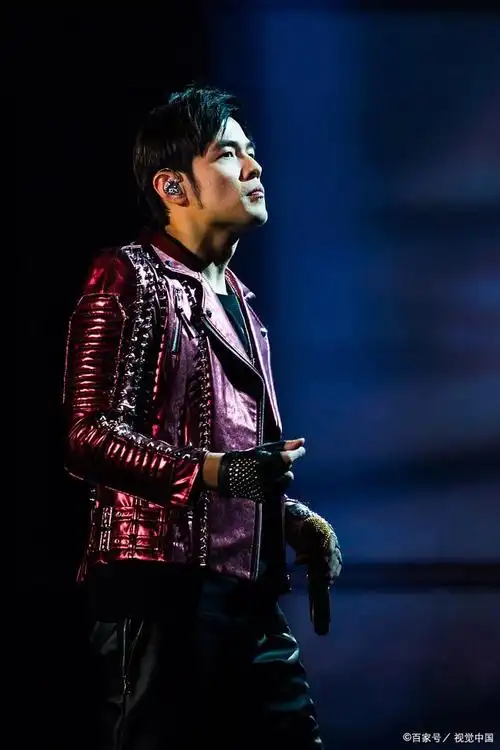 周氏情歌代表作《借口》:听周杰伦唱出失恋后的心声