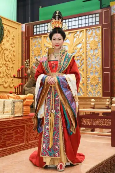 古装美女全身剧照