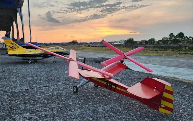 一江桥 双旋翼机飞行