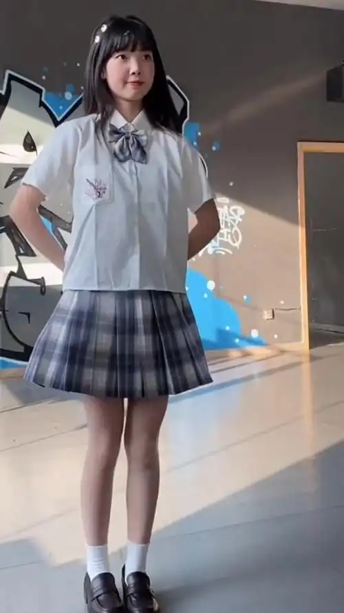 舞蹈甜甜的jk制服舞又来了哦