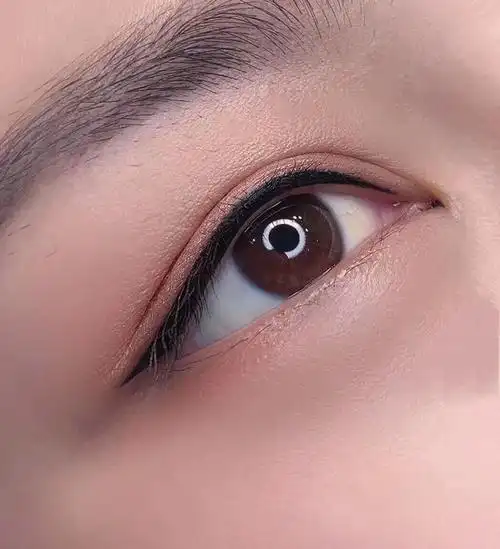 招半永久眉眼唇模特