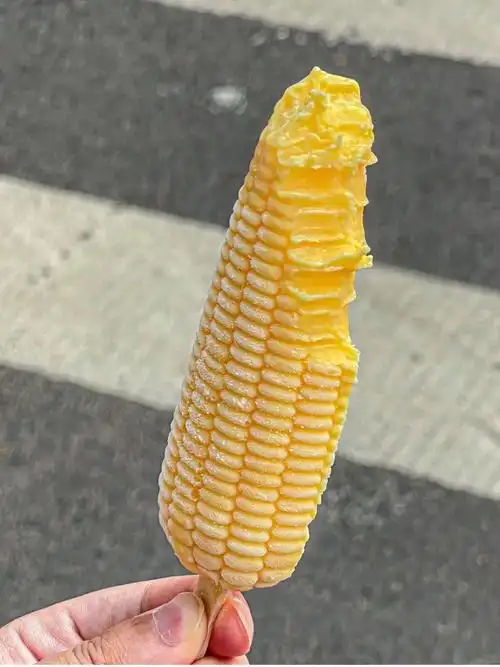 这个玉米居然连芯都可以啃