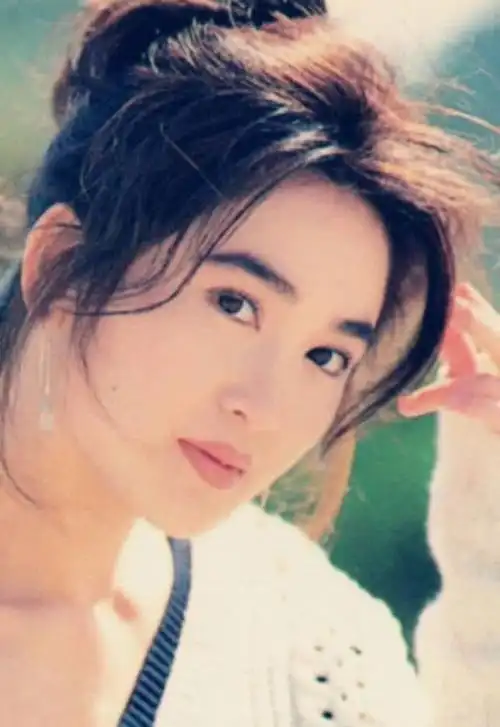 温碧霞:贫民窟走出来的性感女神