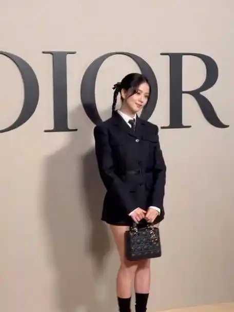 dior aw24 show 智秀相关视频一则    96元宵活动【金智秀_kimjisoo