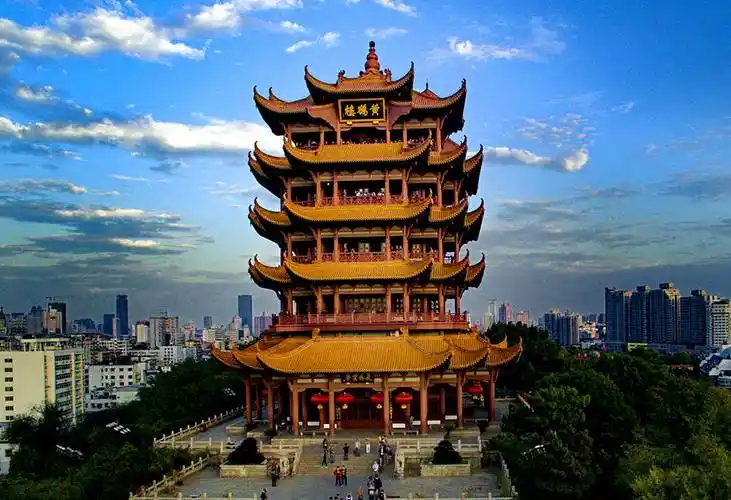 在湖北省,最铁板一块的城市是武汉市,最散装的城市是荆州市