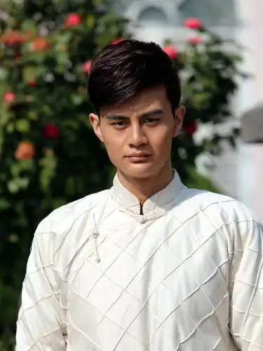 网红黑老大"东哥"的猛男保镖——袁天仲