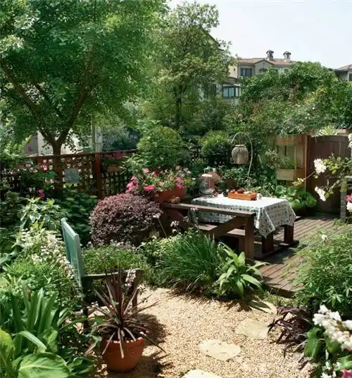 8种不同风格屋顶花园设计实景图