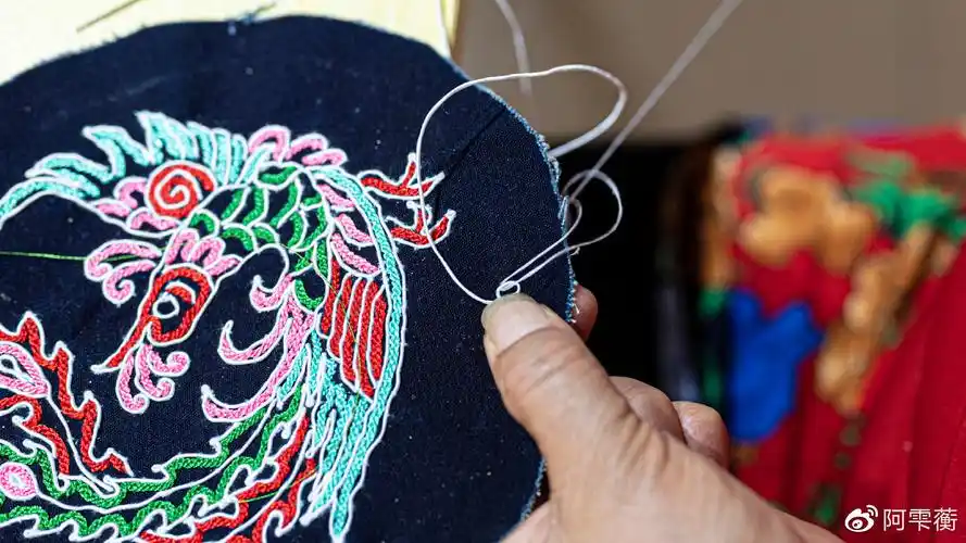 仫佬族民族服饰艺术与传承