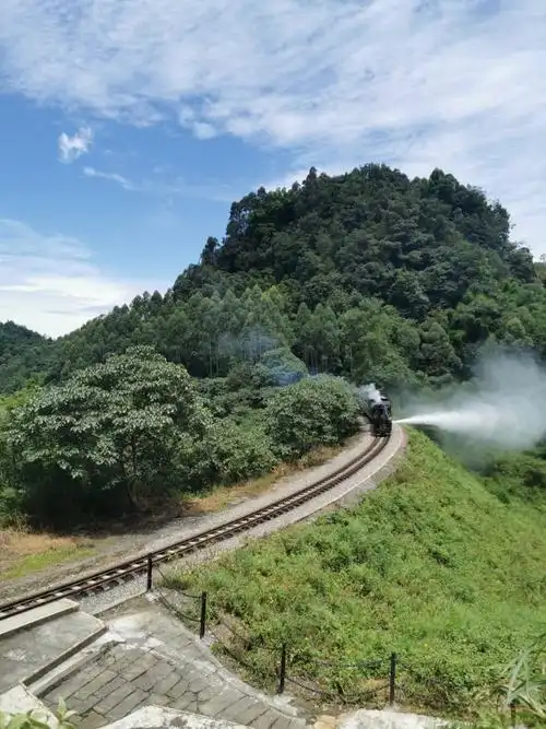峨眉山嘉阳小火车亲子游