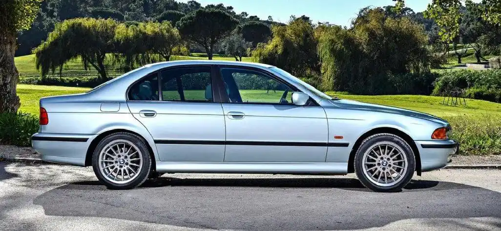 经典的老宝马5系你们爱吗