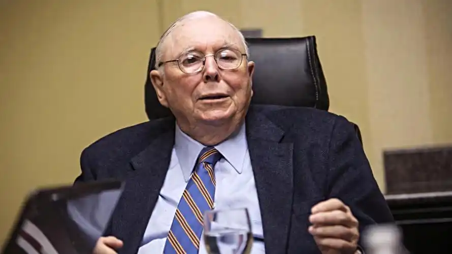 芒格去世生前最后一次深度访谈提到比亚迪和王传福他这么说