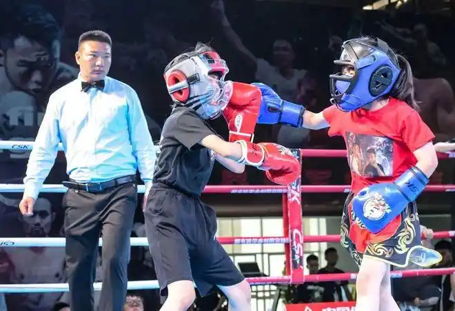 比拳斗脚文山熊朝忠拳击俱乐部好戏连台