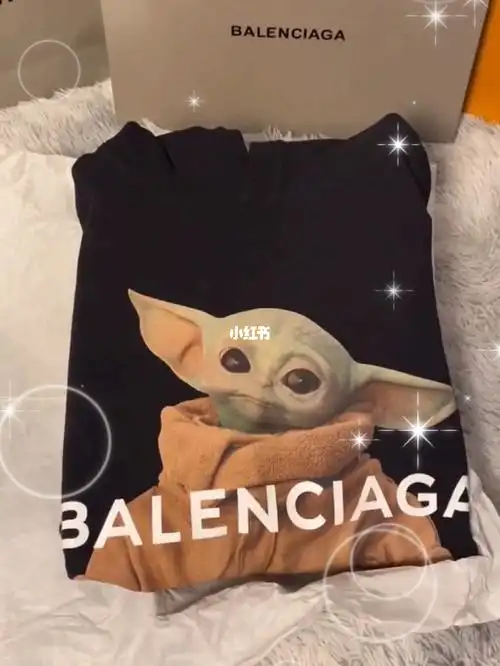 开箱分享巴黎世家外星人连帽卫衣