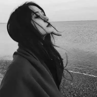 孤傲突然心酸的伤感头像 是我的乍见之欢我的眼神所向_个性头像-说说