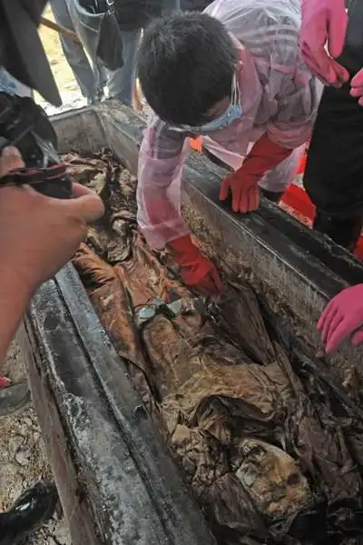 鬼影现象惊现夜景图片中 揭秘ufo等全球神秘事件