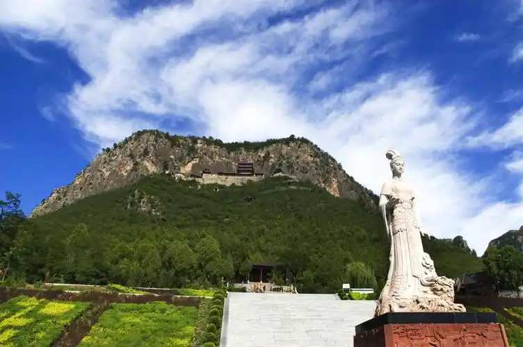 河北涉县娲皇宫范海刚摄今年中国旅游日期间,河北省共推出五大类100余