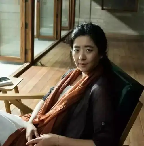 张艺谋看中的70后美女书家,一路走红,惊艳!_许静