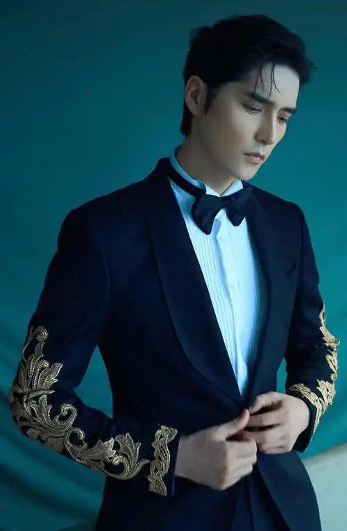 阿云嘎才华容貌贵气于一身